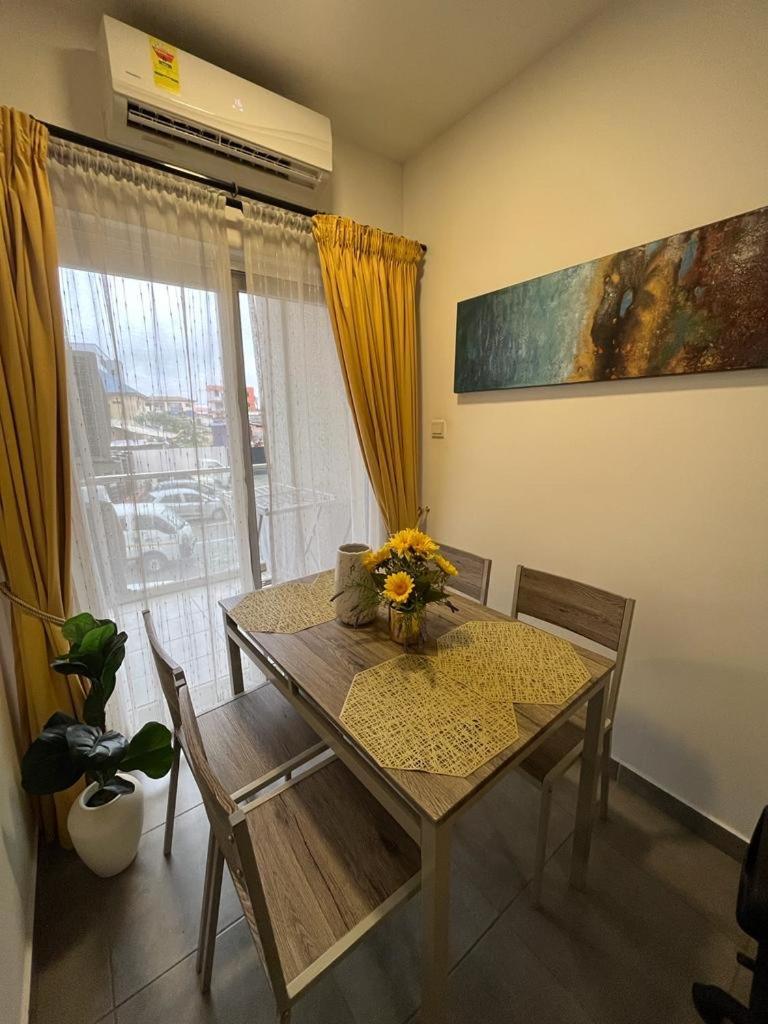 Lovely & Cozy 1 Bedroom Serviced Apartment Akra Dış mekan fotoğraf